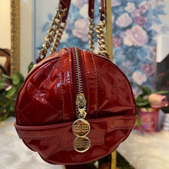 Balenciaga Papillon Handbag in Red Patent Leather - Picture 4 of 13
